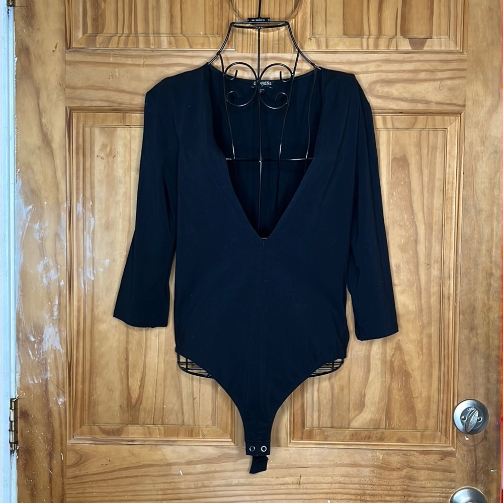 Deep V Bodysuit - Picture 2 of 6